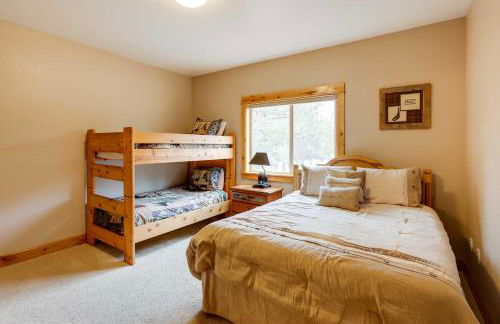 Indoor Entertainment Forested Sunriver Retreat! - Foto 29