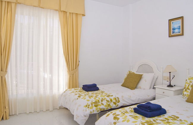 Spacious 2 Bed Apartment in Calahonda - Foto 4