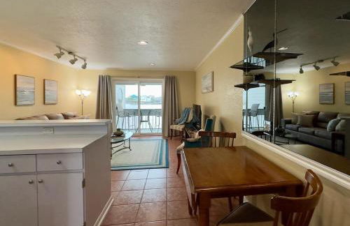 Poolside Island Condo - Foto 11