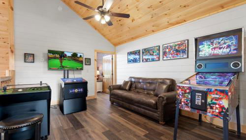 Smoky Bear Splash Top Rated Private Pool Cabin with Hot Tub, Mtn Views, Arcade Games, Excellent Location - Foto 5, Game Room