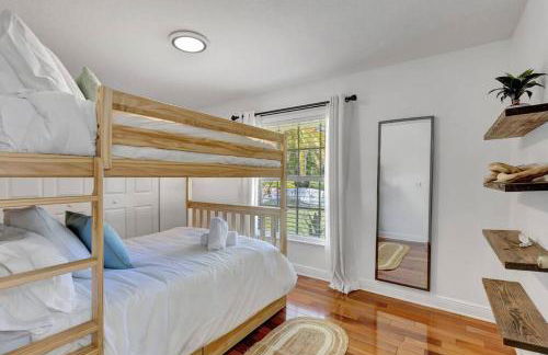 Hottub! Mini Golf! Water Access! Pets! 5min beach! - Foto 11