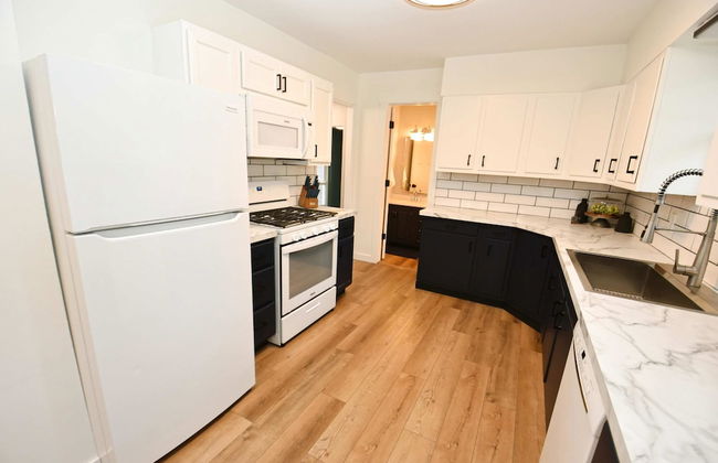 Modern 5 Bedroom Home Sleeps up to 12 15 min Walk to ND 2329 - Foto 4