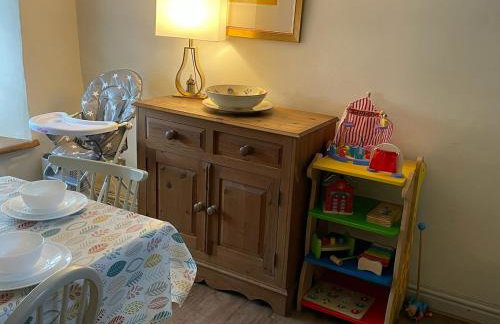 Lovely 2 Bed Victorian Cottage, Denford NN14 - Photo 17