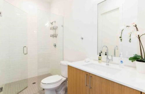 Glamorous Perfectly Located Luxury 2 Bed Townhome - Foto 2