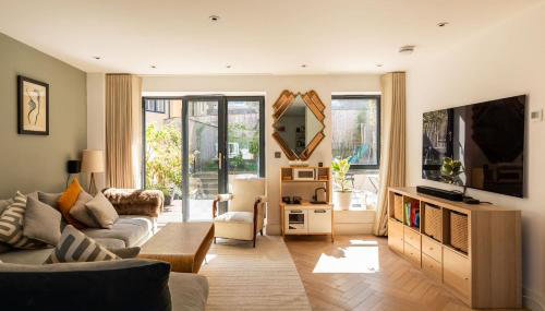 Stylish Family Home with Garden - Foto 1