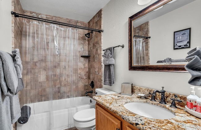 Amenities Galore! Outdoor Living & Lots of Games - Foto 24