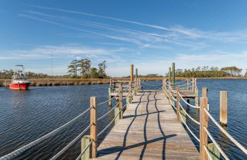 Sawyers Lodge - Historic Soundfront Home, Pool, Hot Tub, Boat Launch, Kayaks, Pets OK, Flex Stays - Foto 74