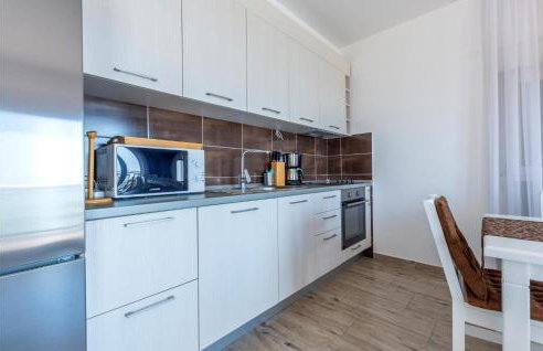 Gorgeous Home In Mravince With Sauna - Photo 35