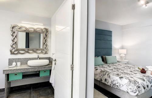 On the Wave by LovelyStay - Photo 16