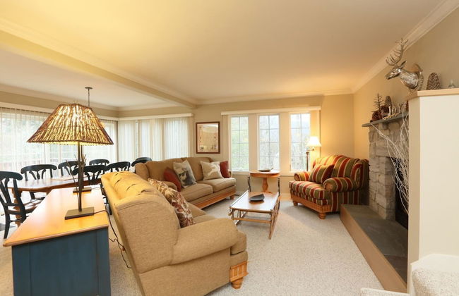 Upscale 3BR Topnotch Overlook - Foto 14