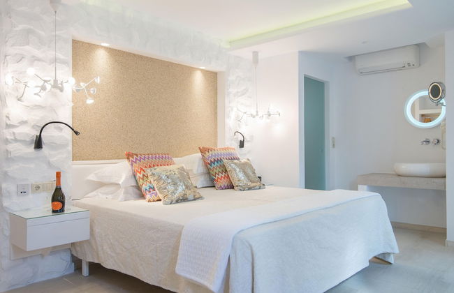 Spiros Hotel - Photo 23