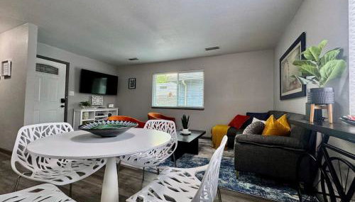 Central Midtown Apt-Secure Parking-Walk to Target - Foto 4