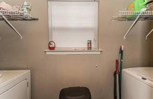 Modern Family Vacation Home - Foto 30