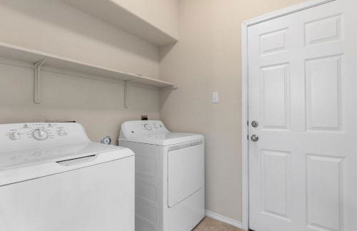 NEW 12 Bd Temple House, up to 14 PPL, Perfect for Families, Contractors, Large Groups, In Home Theatre, Arcade, Billiards - Professionally Managed By Stay Albatross Furnished Rentals - Foto 29