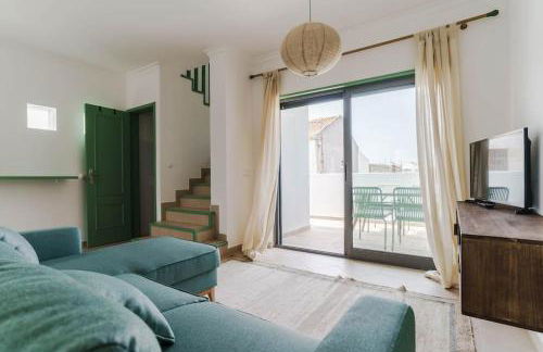 Green Breeze Escape by Lisbeyond - Photo 38