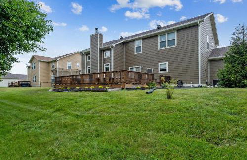 Incredibly Spacious Carmel Home with Fully Equipped Kitchen - 4700 Sq Ft! Sleeps 15! Pet Friendly! home - Foto 29