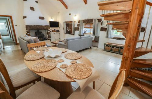 Riverside Barn - Photo 7