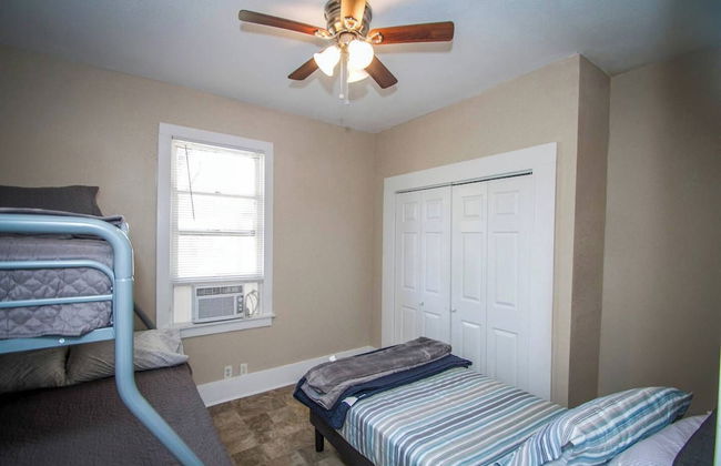 Cozy 2br/1ba Near Downtown Sleeps 8 - Foto 8