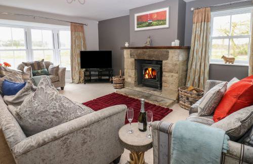 Hollymoor Hall Farm - Photo 1