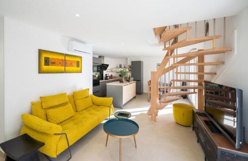 Les Voiles d Azur, Duplex moderne avec vue sur le port et la mer, à 2 minutes des plages - Photo 4