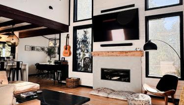 Cedar Haus Modern Family Haven w Game Room Hot Tub EV Charger Fully Fenced Yard Dogs OK - Foto 4