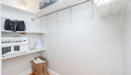 Eastie Roomy 3BR with Easy City and Airport Access - Foto 2