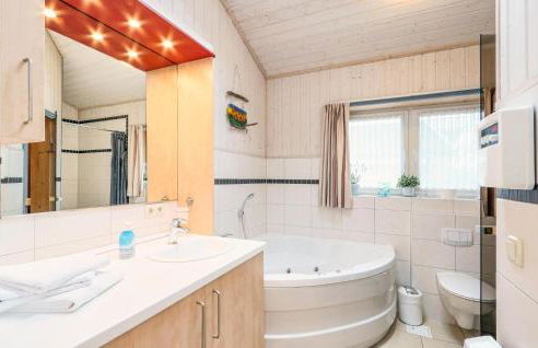 Nice Home In Rechlin With Sauna - Photo 15