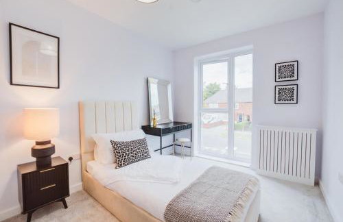 Stylish new-build, free parking, 20-minute walk to city centre - Photo 16