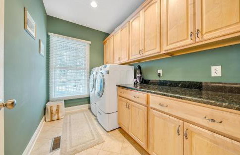 Lake Lookout - Private Home with lake views & Game room - Foto 19