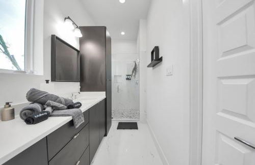 Stylish & Spacious 3BR Gem With Hot tub Near Downtown - Foto 19