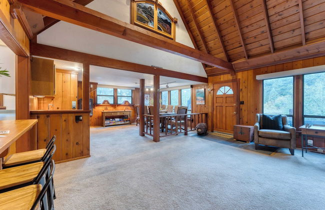 Riversong Lodge by Avantstay Sauna + Hot Tub On The Truckee River - Photo 6