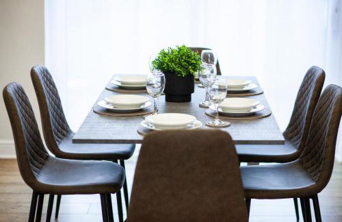 NEW 4 Beds Huge Driveway for LWBs Group Base Willenhall Bilston Junction 10 M6 A454 Keyway Junction A463- Wolverhampton Walsall--Bloxwich - I54 Business Park-Molineux Stadium - BY Samina - ARZ Stays - Regular Work & Long Stays Available - Foto 33