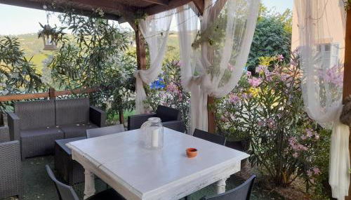 Madama Langa Country House con piscina nelle vigne - Photo 3