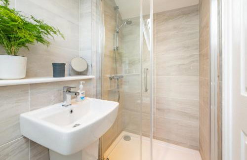 Spacious 4BR Home - Extra Sleeping Prestigious Spot - Foto 29