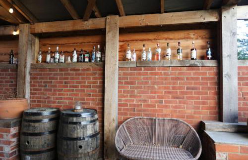 Rushmoor Retreat, Cosy with Outdoor Pizza Oven - Photo 51