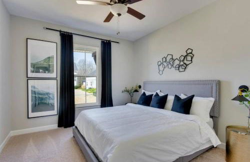 Cottage with 3 King Beds, 3 min to Marina, Fire Pit - Foto 9