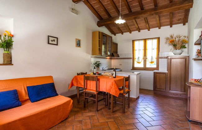 Farmhouse in Tuscany With Panoramic Pool - Photo 6