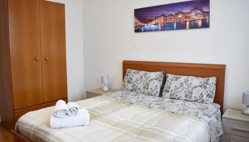 Elegant apartment and free car parking - Quite area - Photo 4