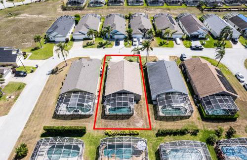 Great Location, gated community, private heated POOL - Foto 40