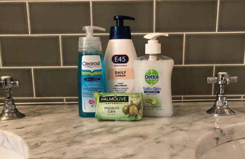 Stamford Park Road by YourStays, A wonderful family townhouse in a superb location! - Foto 17