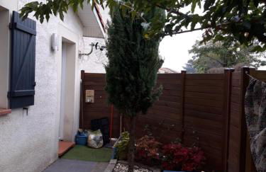 Petit maison avec jardin - Photo 5