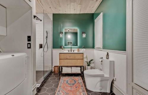 City Oasis Awaits Cozy DT Home With Hot Tub Vikings - Foto 5