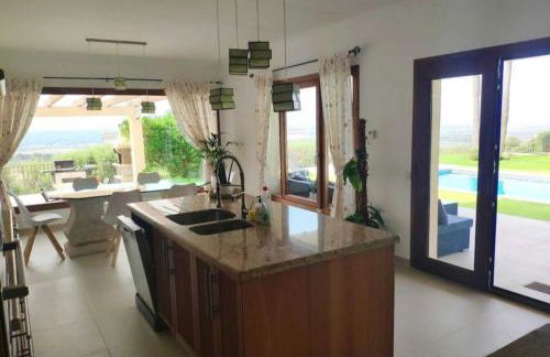 The House - Photo 37