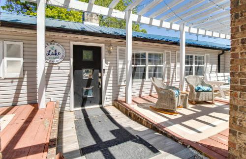 Charming Mountain Home Retreat Walk to Marina! - Foto 42