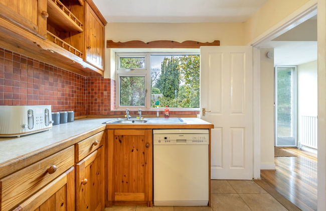 Pierocks Carver Entire House, Free Parking and Wi-fi in High Wycombe - Photo 26