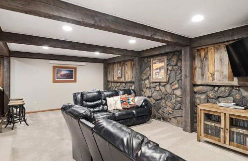 Secluded Stay in a Wonderful Creekside Getaway - Foto 8