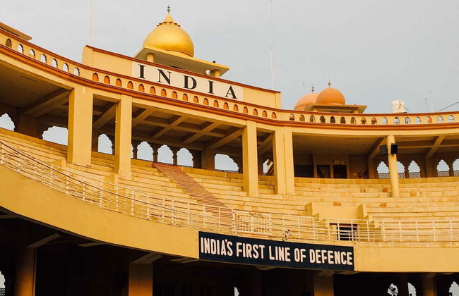 Ceremonia de cierre de la frontera de Wagah - Foto 3