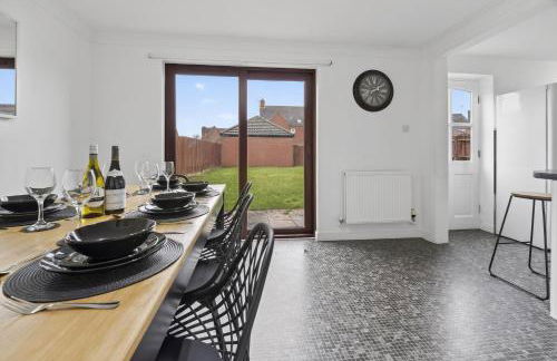 NEW! Large 5BR 2BA Home Leamington Spa Driveway Garage Parking WI-FI - Photo 46