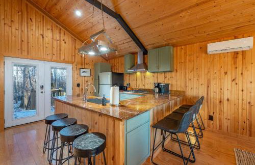 6 Br Cabin Hot Tub Fire Pit Min to Hatley Pointe - Foto 21