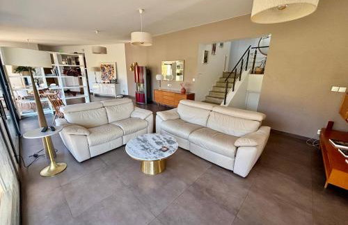 Villa contemporaine avec piscine sur 4000 m2 à Rodez 9 personnes - Foto 14